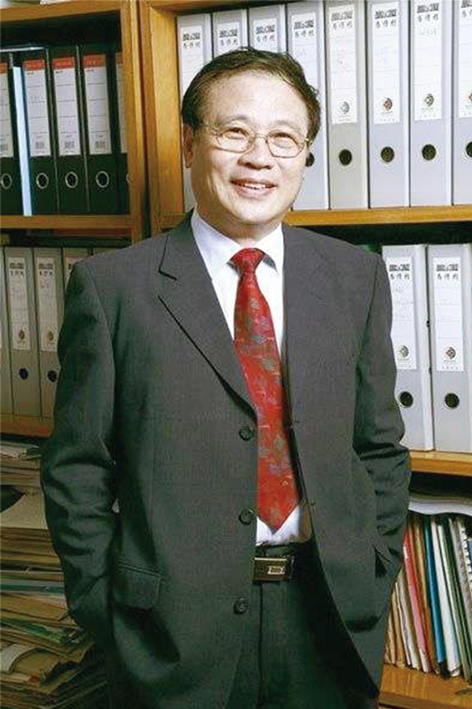 self-luminous scientist