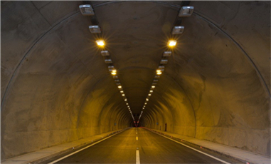 Emergency Guidance System of Electro-optic Energy Storage and Self-luminous Products in Highway Tunnel