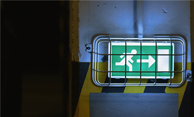 Study on Light-storing Self-illuminating Evacuation Indicators