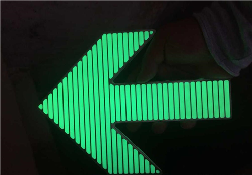 self-luminous sign